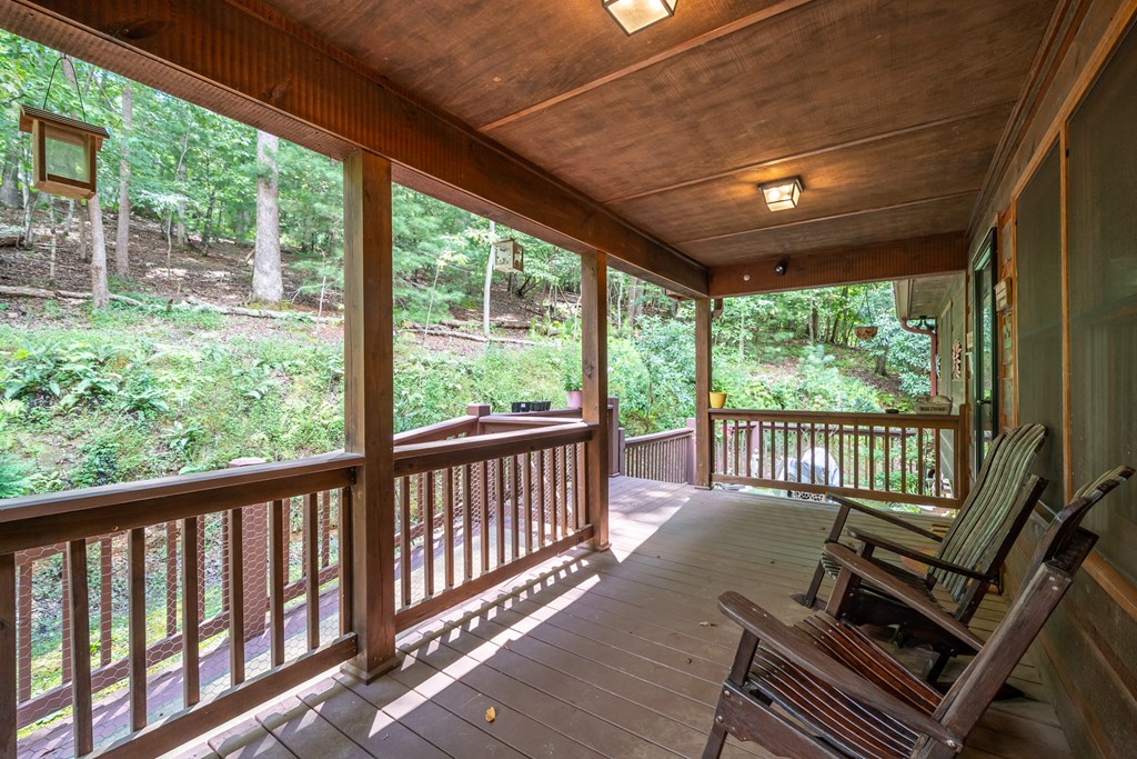 196 Glen Hollow Court