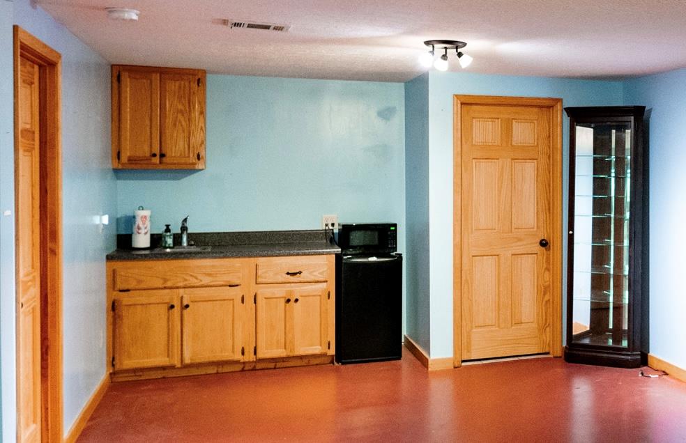 196 Glen Hollow Court