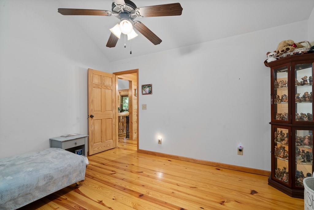 196 Glen Hollow Court