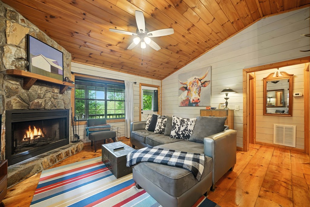 125 Laurel Mountain Road