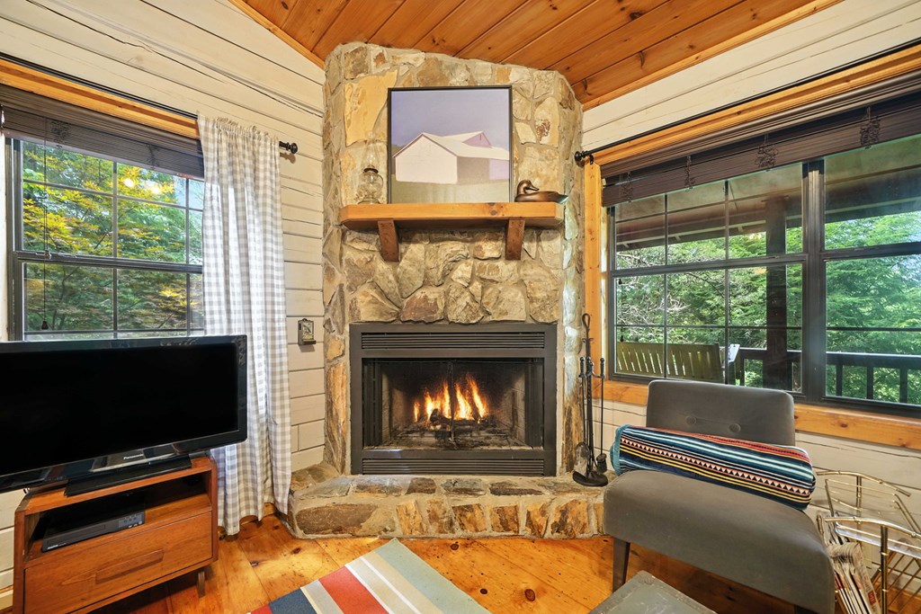 125 Laurel Mountain Road