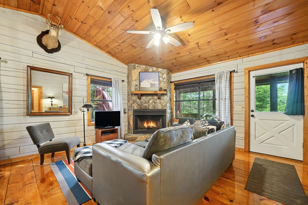 125 Laurel Mountain Road