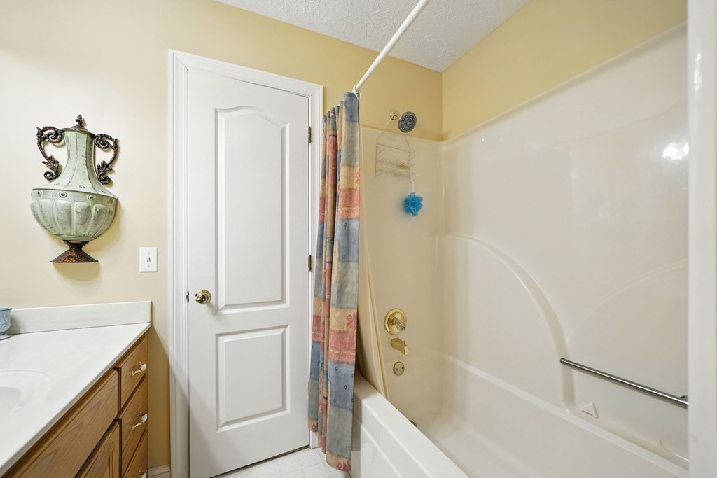 137 W Mountaintown Trail