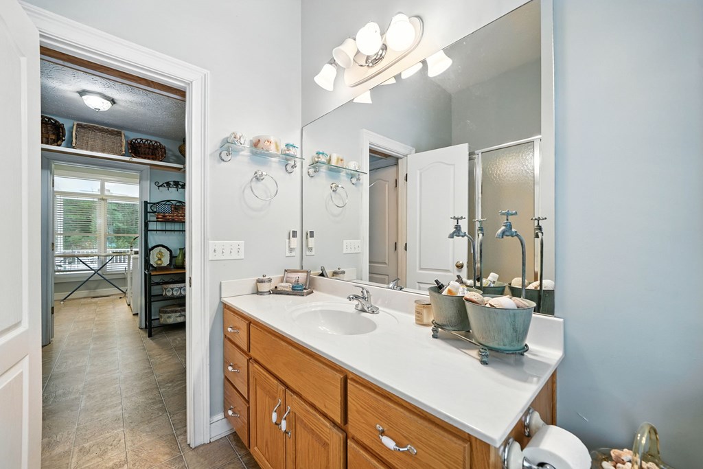 137 W Mountaintown Trail