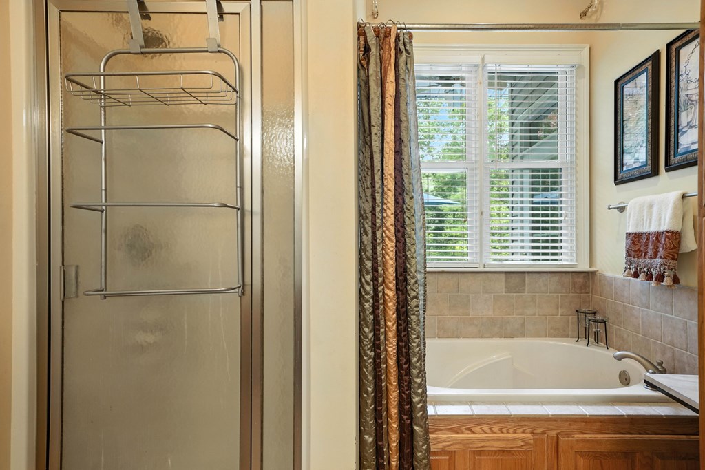 137 W Mountaintown Trail