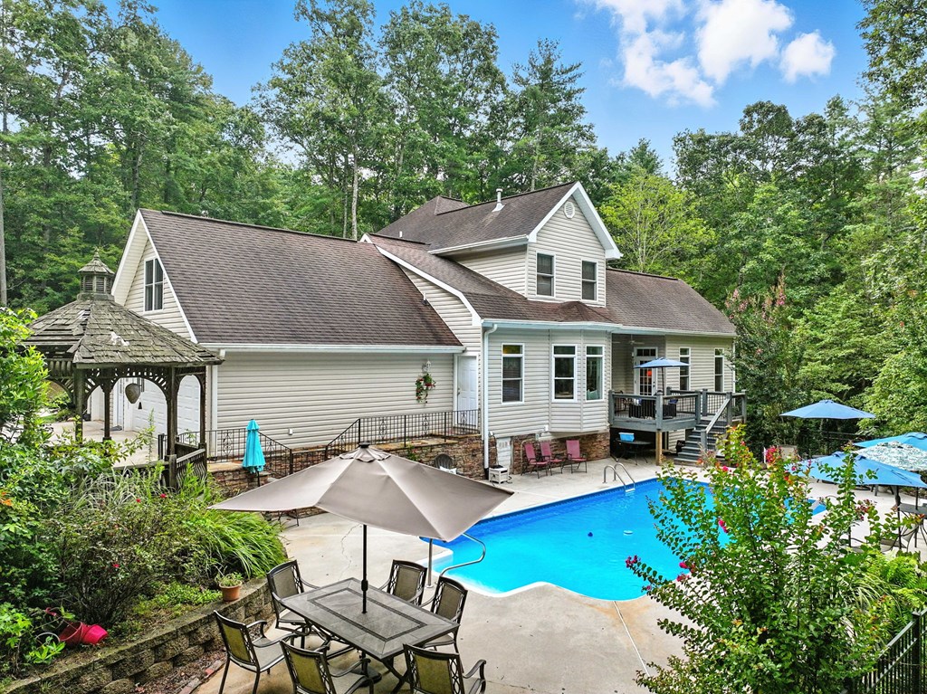 137 W Mountaintown Trail