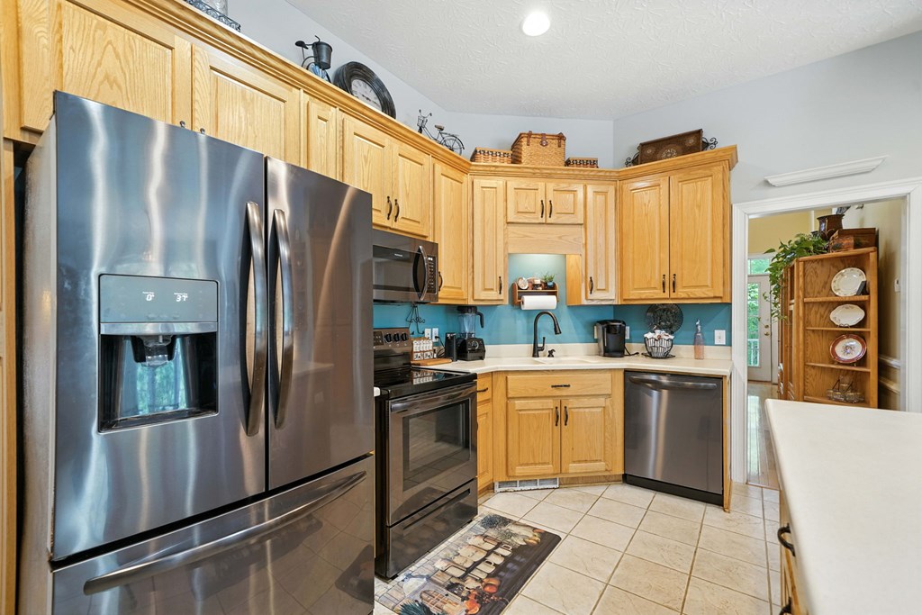 137 W Mountaintown Trail