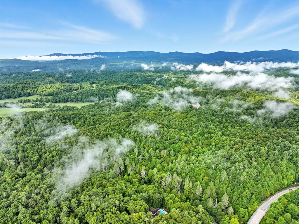 137 W Mountaintown Trail