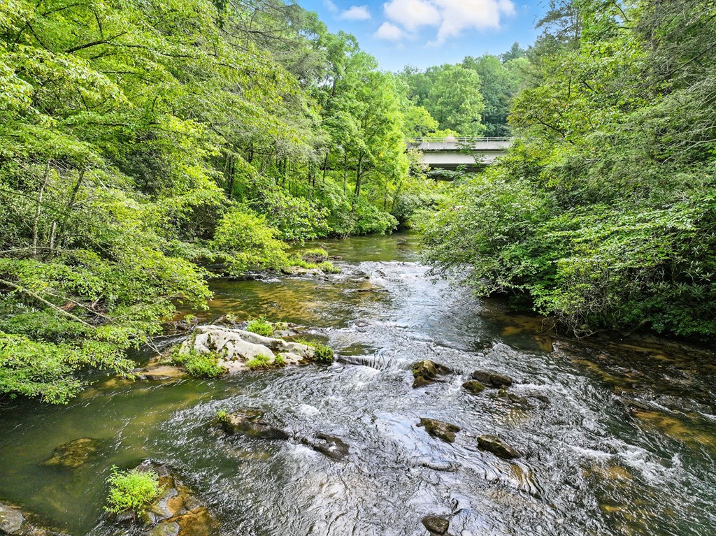 137 W Mountaintown Trail