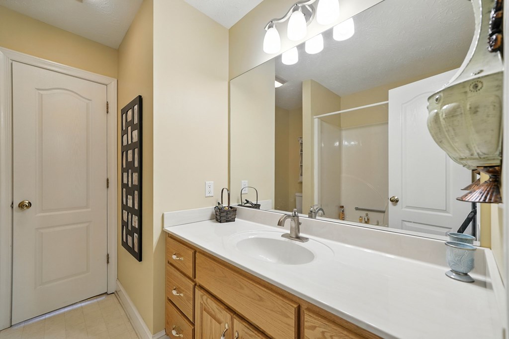 137 W Mountaintown Trail