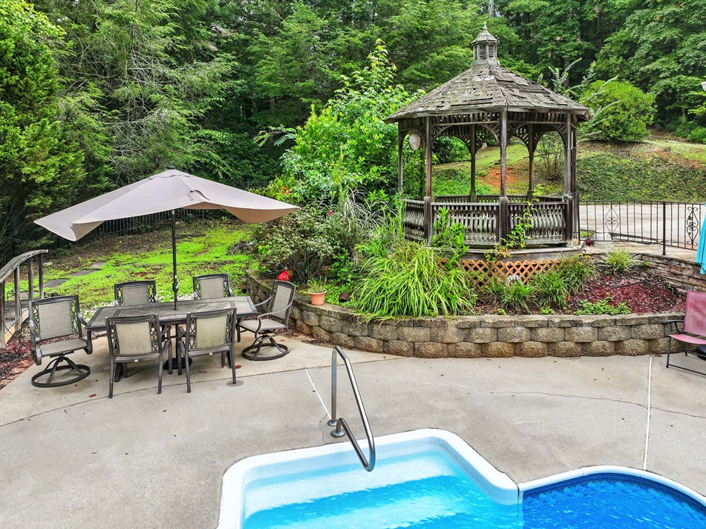 137 W Mountaintown Trail