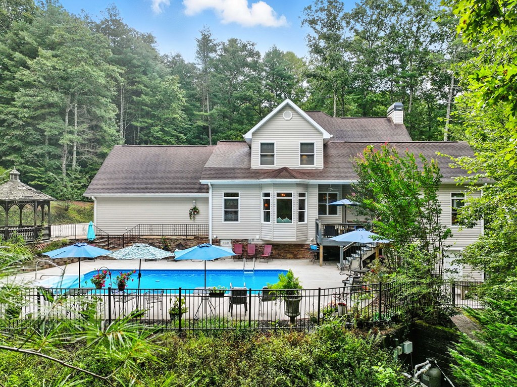 137 W Mountaintown Trail