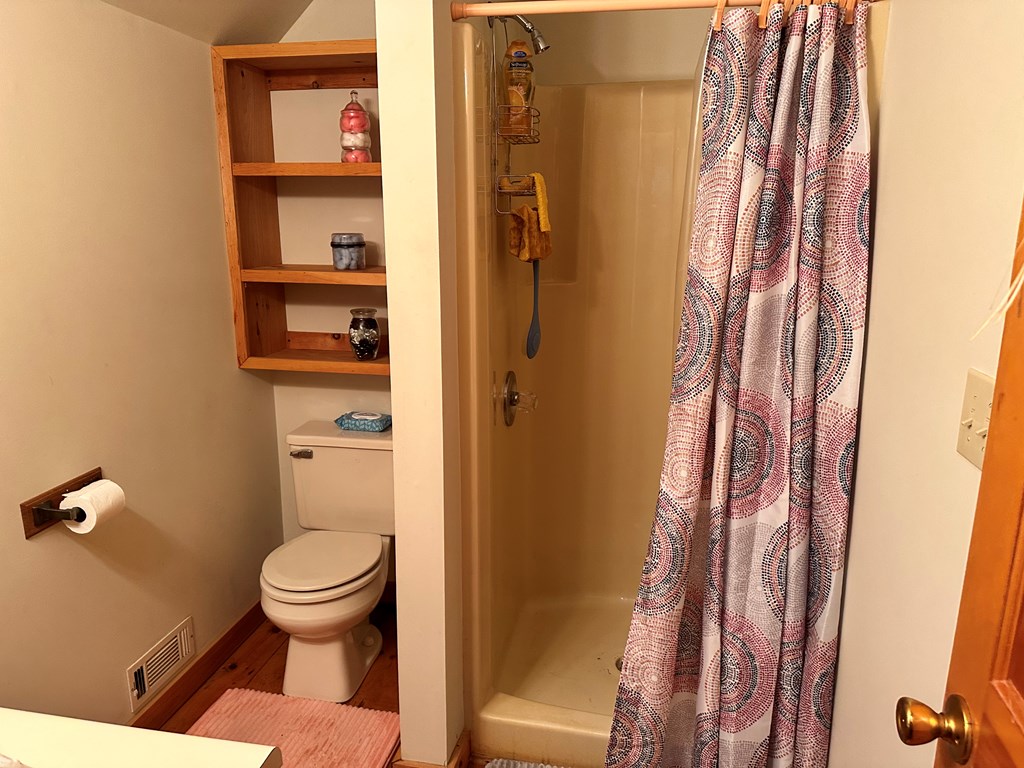 122 N Riverview Lane