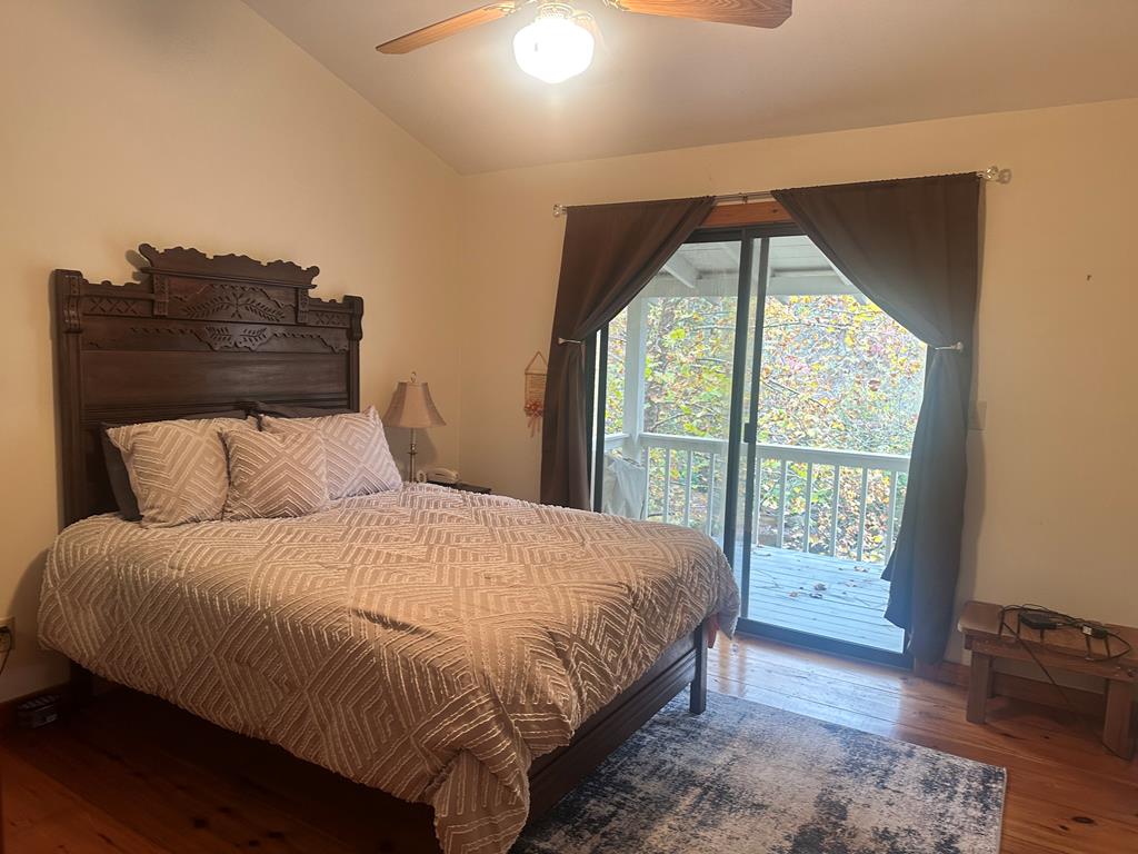 122 N Riverview Lane