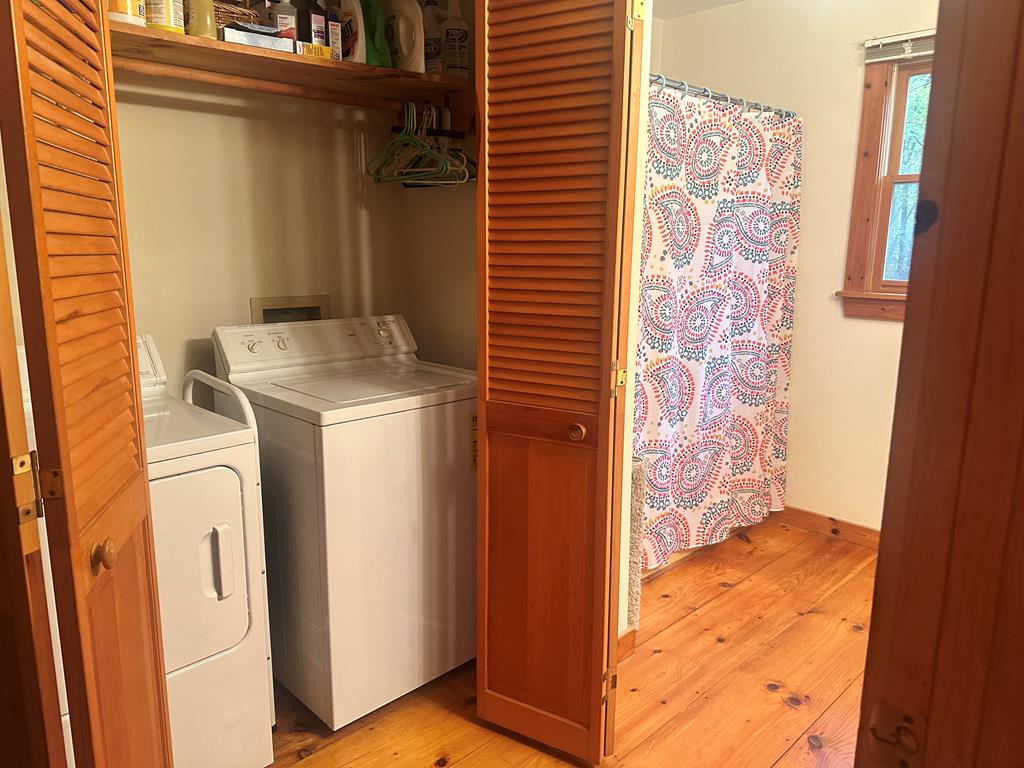 122 N Riverview Lane