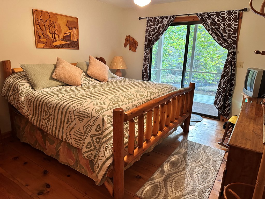 122 N Riverview Lane