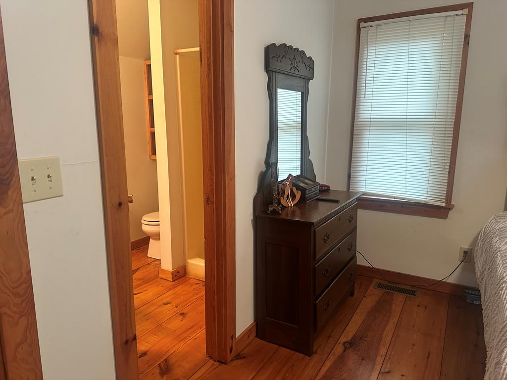 122 N Riverview Lane