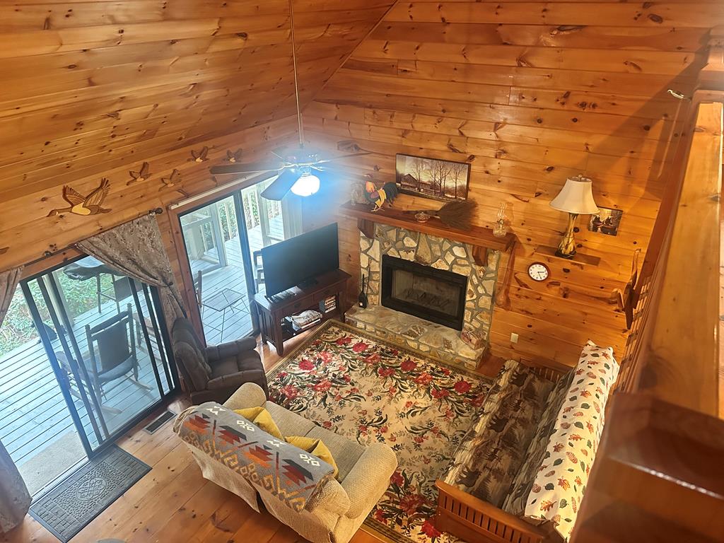 122 N Riverview Lane