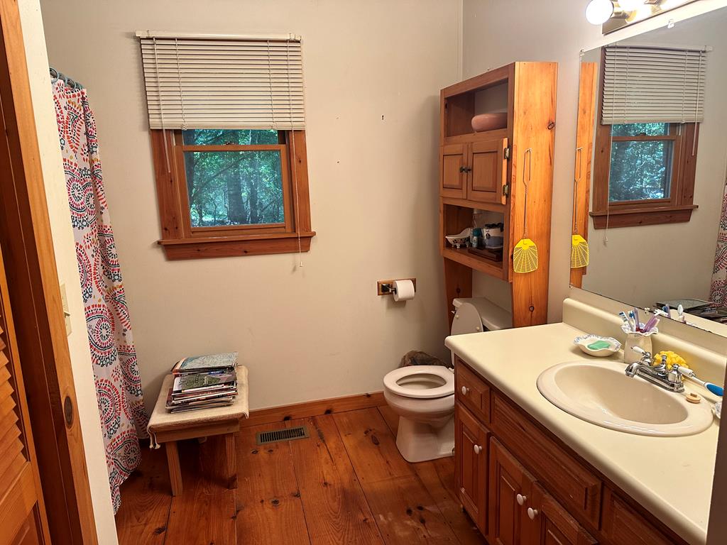 122 N Riverview Lane