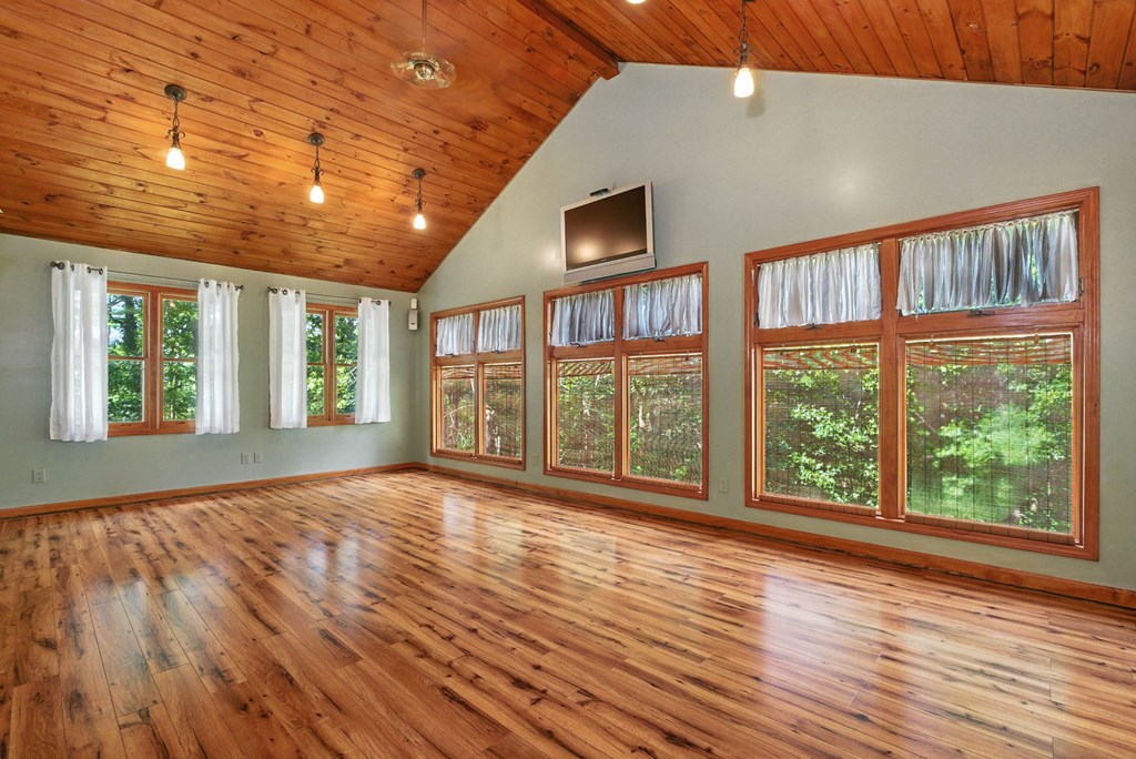 384 Mountain Laurel Drive