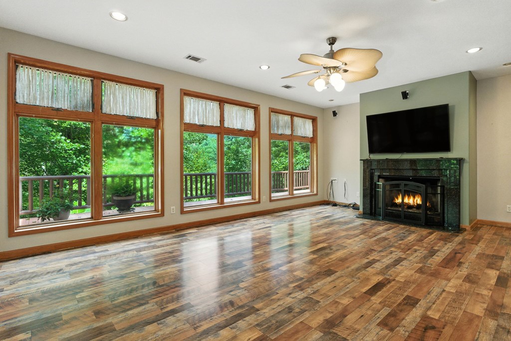 384 Mountain Laurel Drive