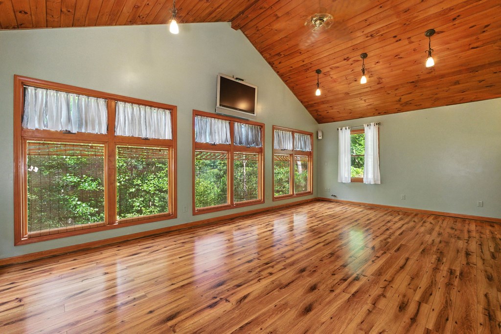 384 Mountain Laurel Drive