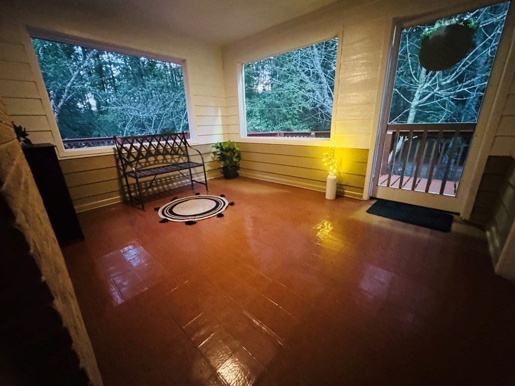 10950 Chatsworth Hwy/52w