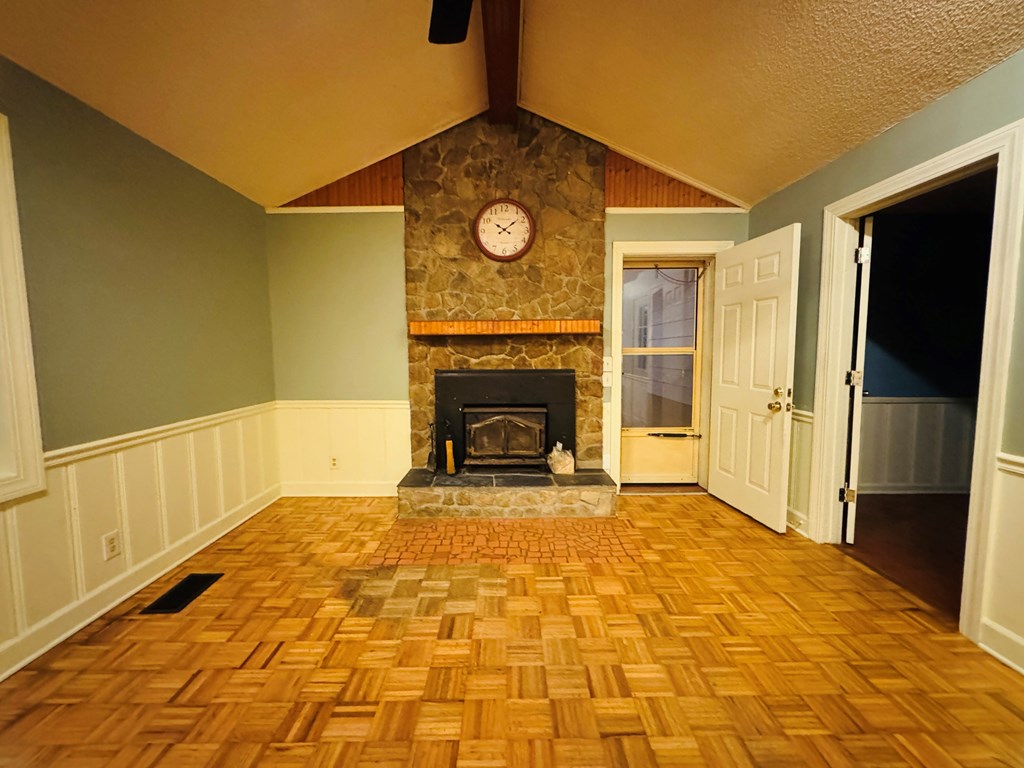 10950 Chatsworth Hwy/52w