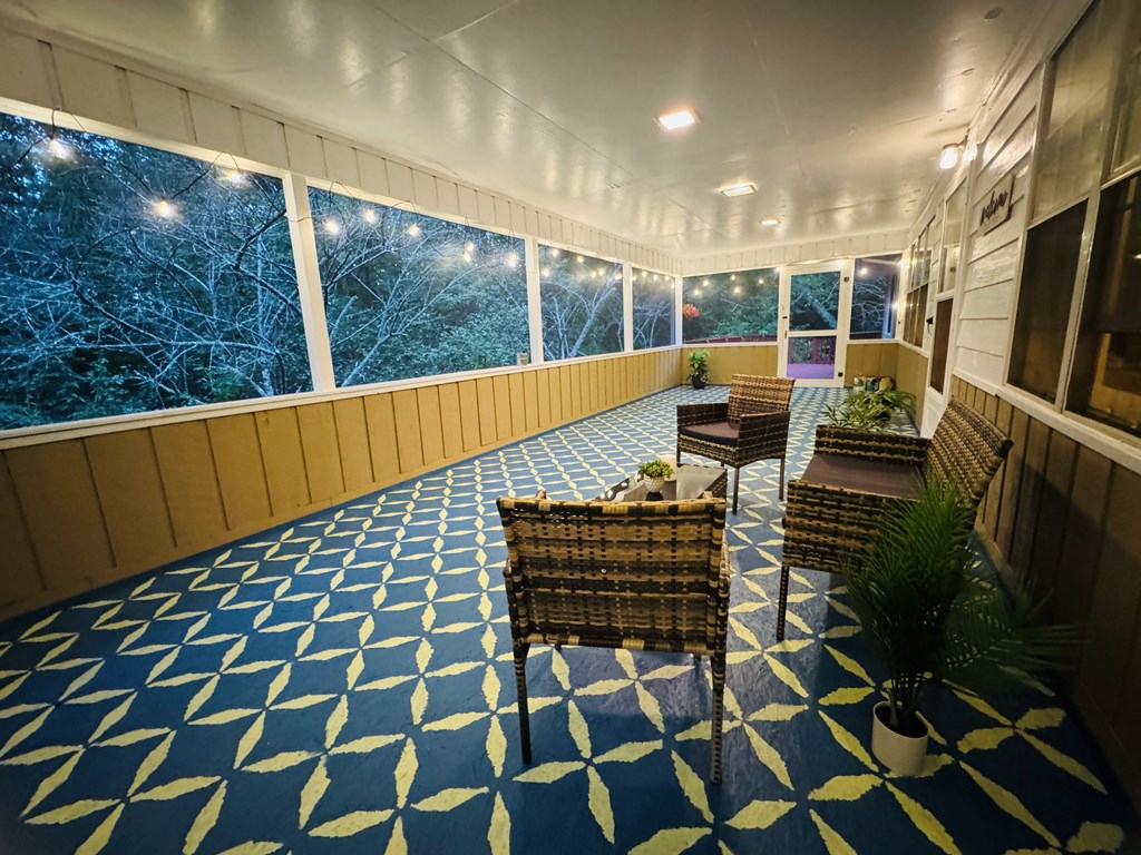 10950 Chatsworth Hwy/52w