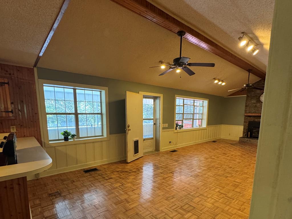 10950 Chatsworth Hwy/52w