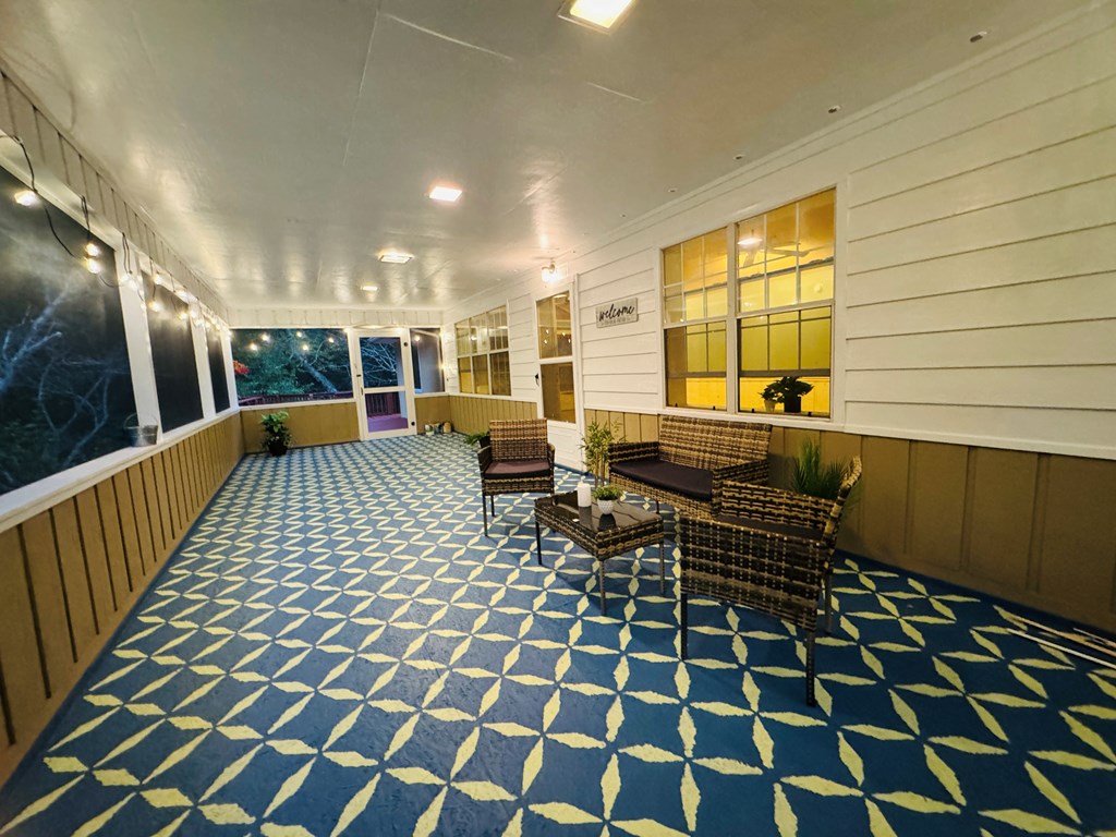 10950 Chatsworth Hwy/52w