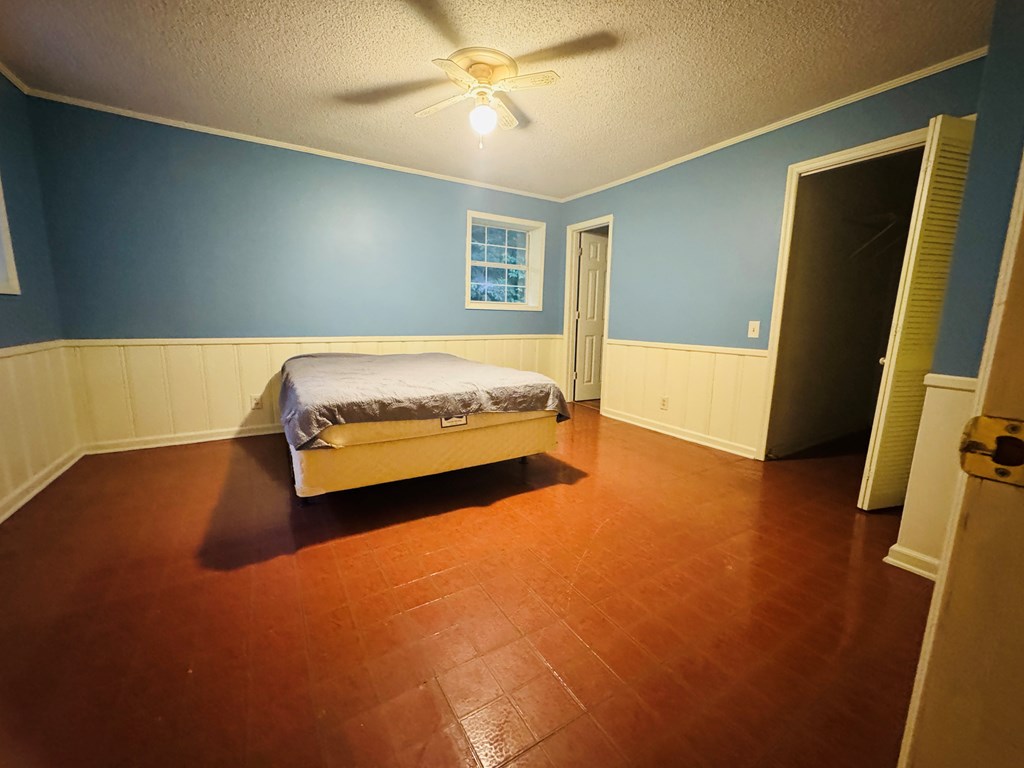 10950 Chatsworth Hwy/52w