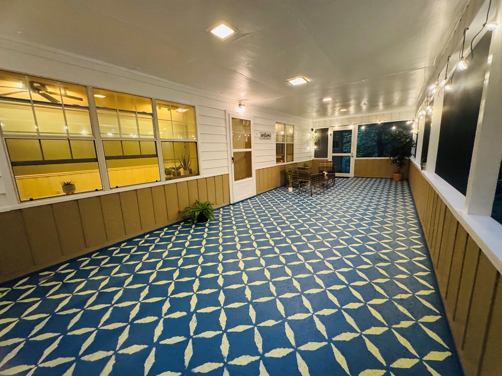 10950 Chatsworth Hwy/52w