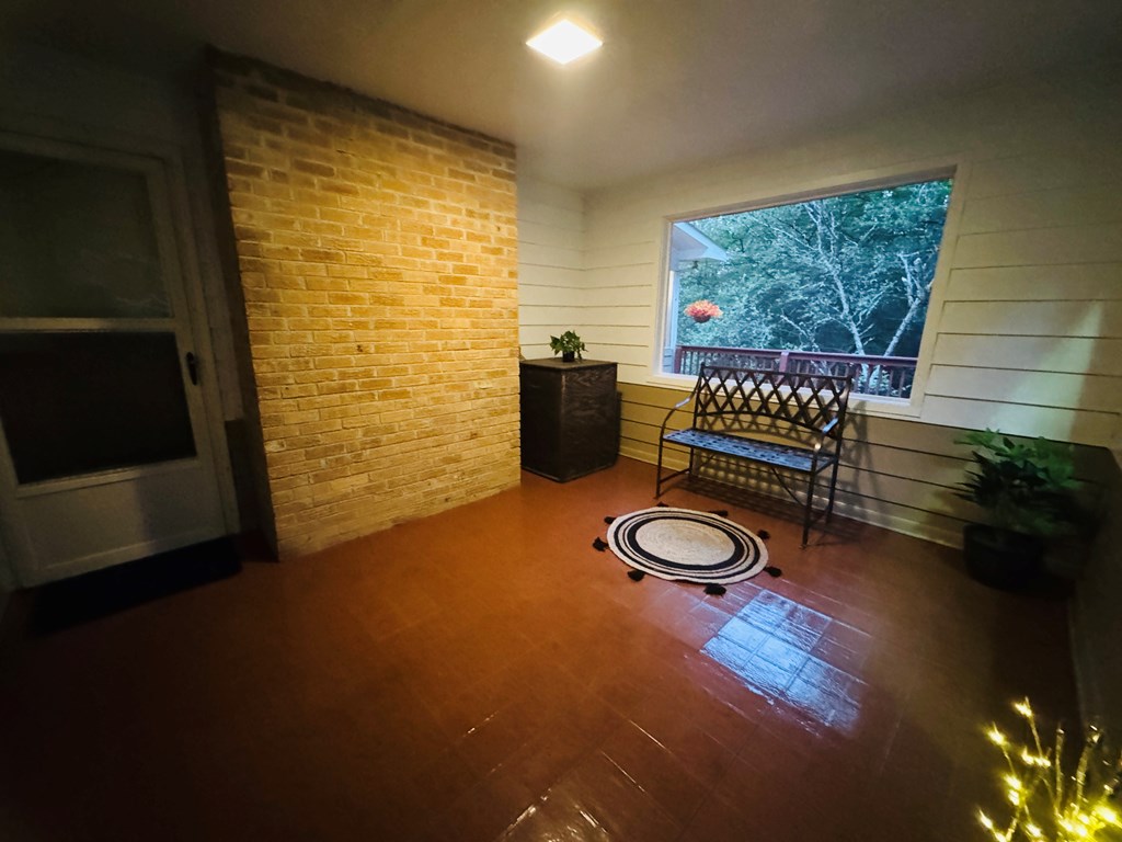 10950 Chatsworth Hwy/52w