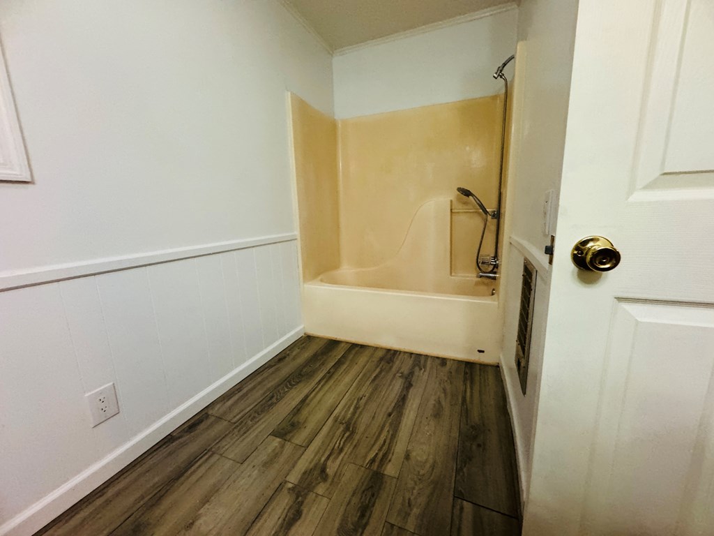 10950 Chatsworth Hwy/52w