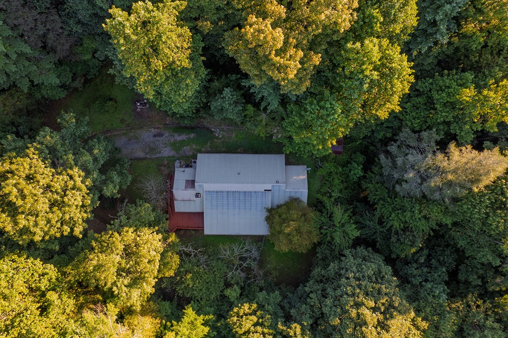 10950 Chatsworth Hwy/52w