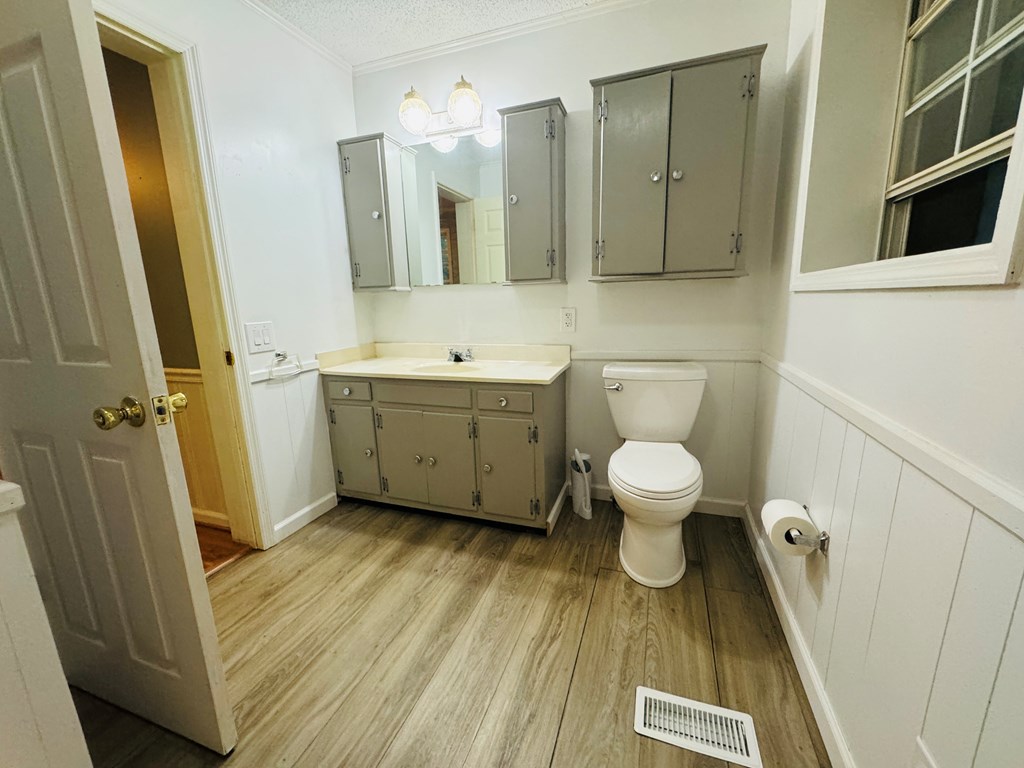 10950 Chatsworth Hwy/52w