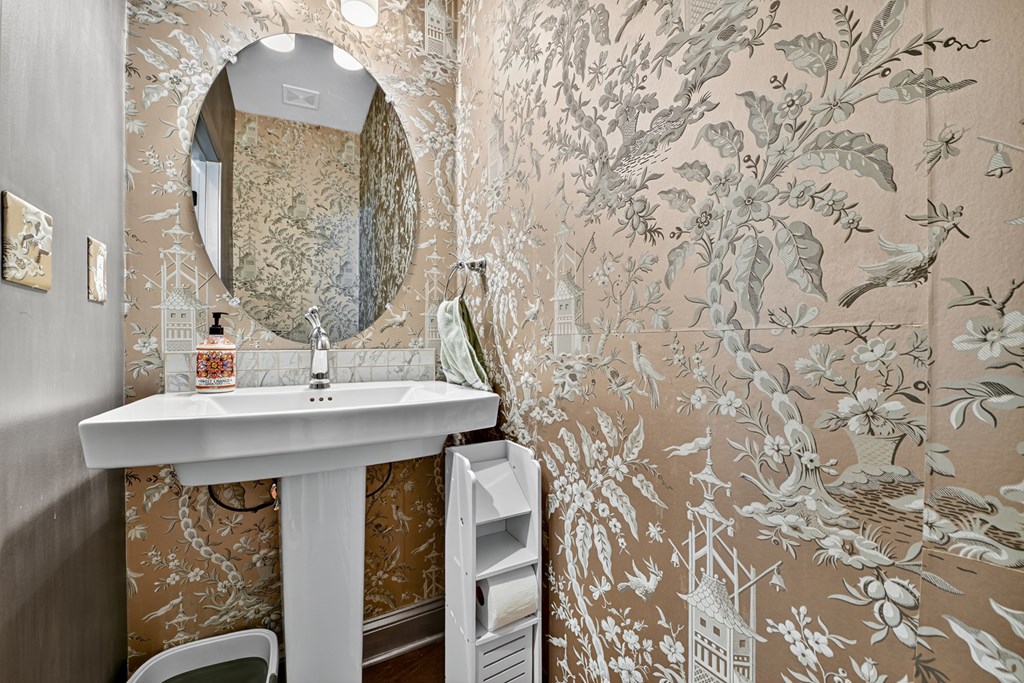 235 Mountain Boulevard