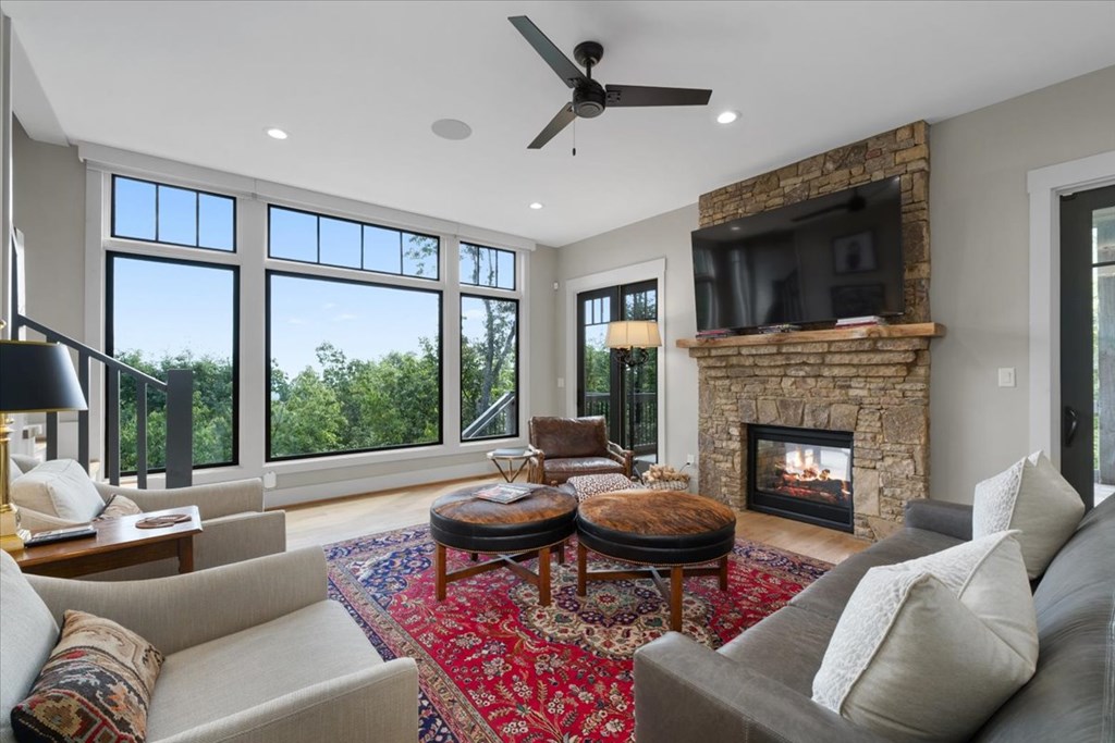 207 Utana Bluffs Trail