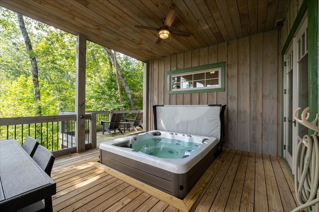 207 Utana Bluffs Trail