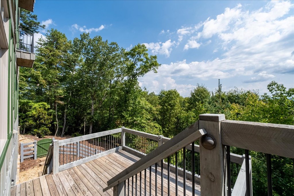 207 Utana Bluffs Trail