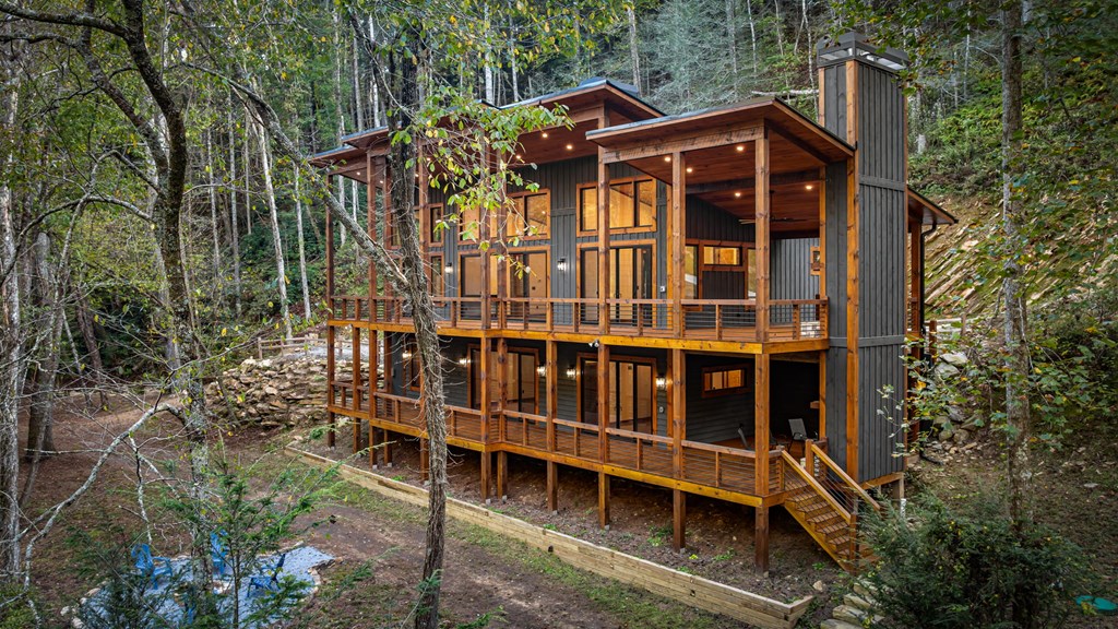 212 Fish Tale Cove