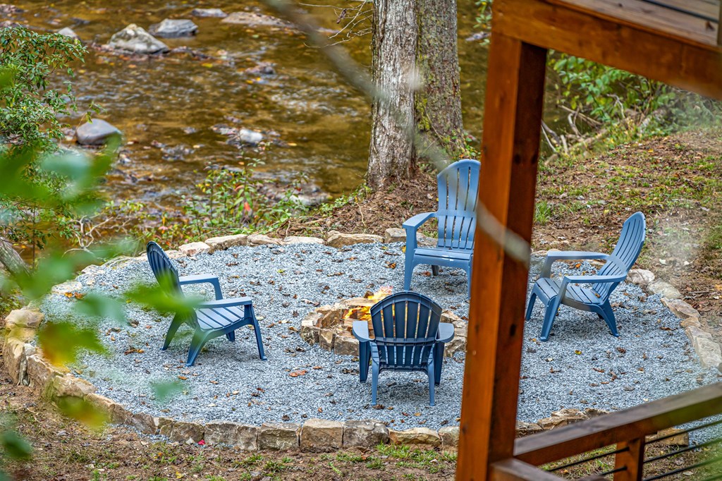 212 Fish Tale Cove