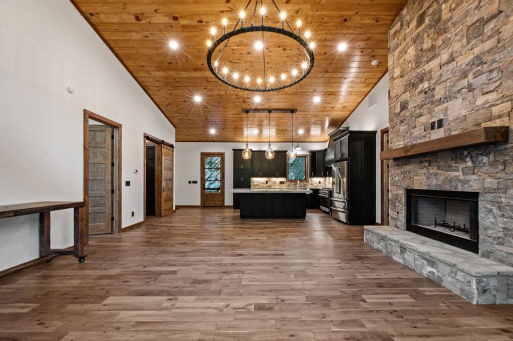 212 Fish Tale Cove