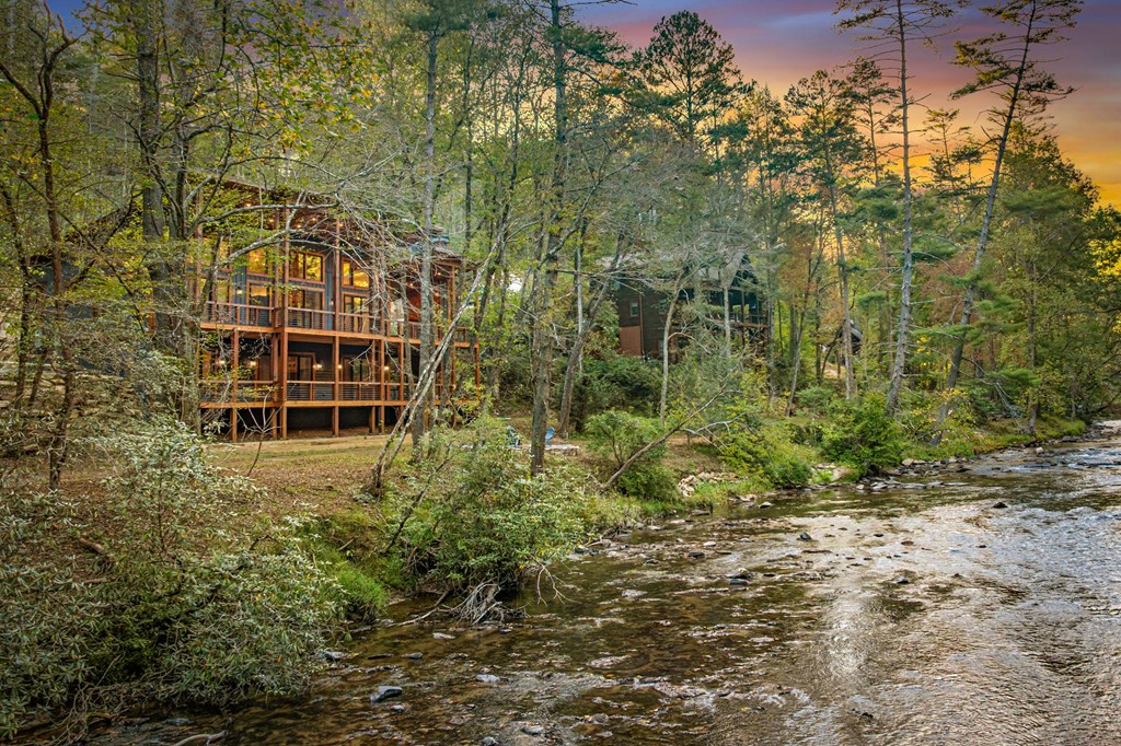212 Fish Tale Cove