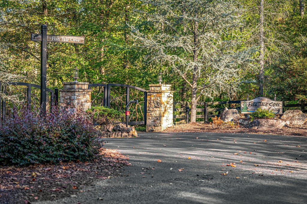 212 Fish Tale Cove
