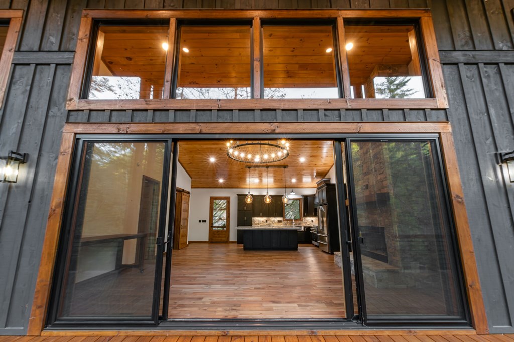 212 Fish Tale Cove
