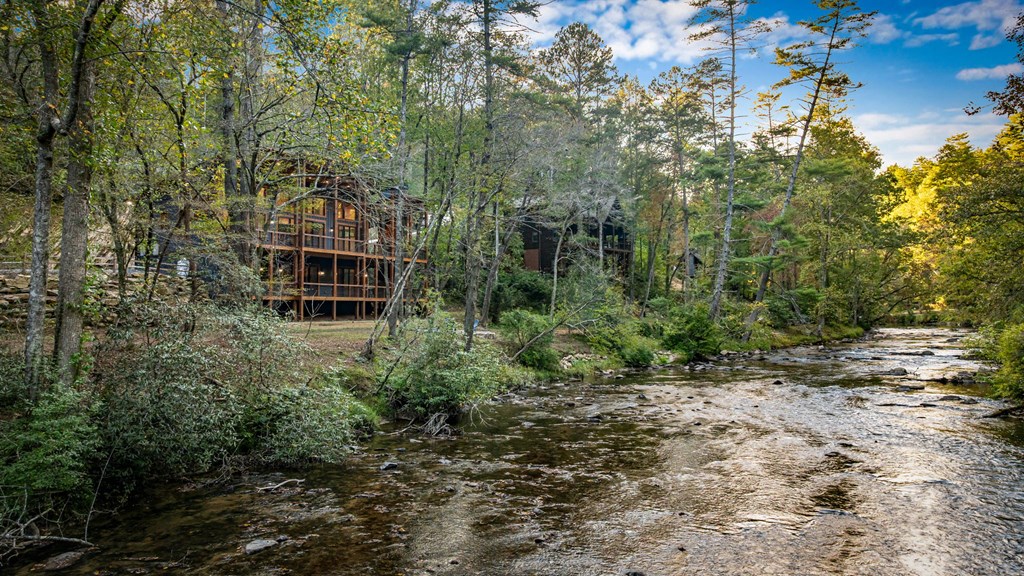212 Fish Tale Cove