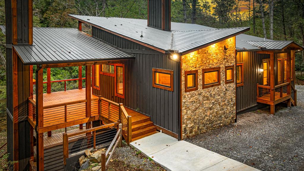212 Fish Tale Cove