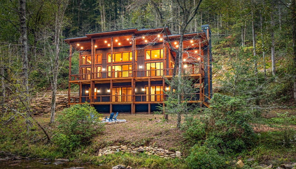 212 Fish Tale Cove